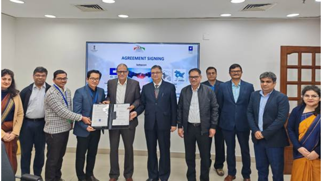 C-DOT and IIT Mandi sign MoU for “Developing Semiconductor Chip of Wideband Spectrum Sensor for Dynamic Spectrum Access”